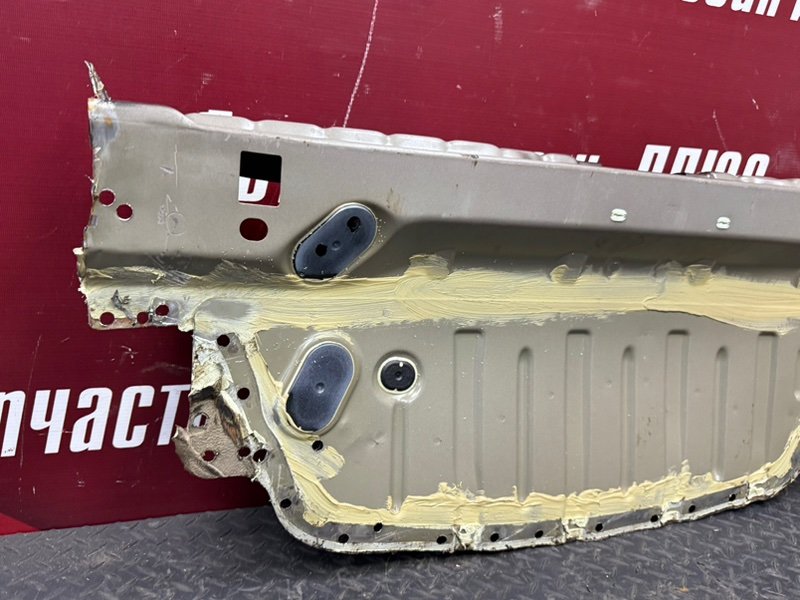 Задняя панель кузова