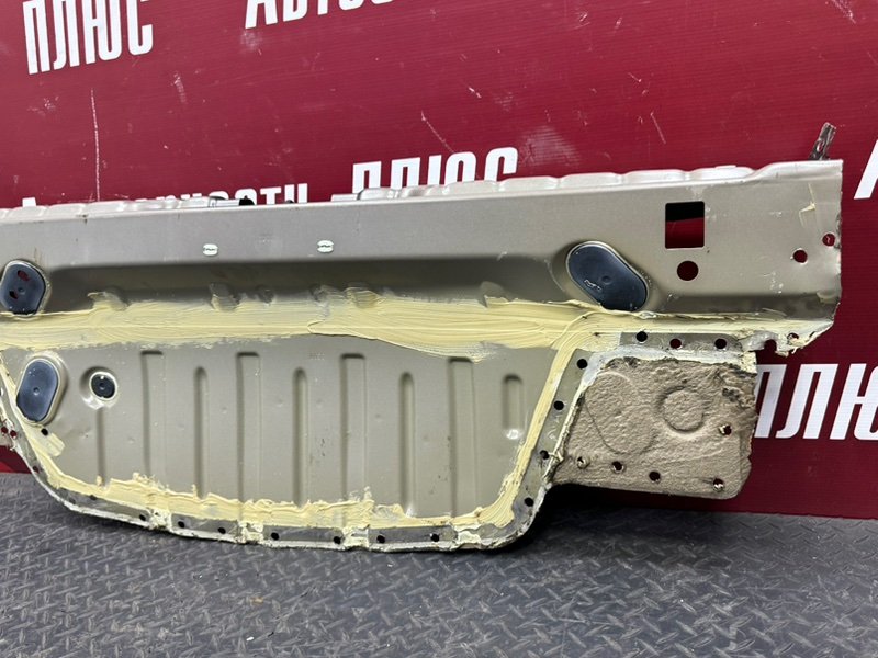 Задняя панель кузова