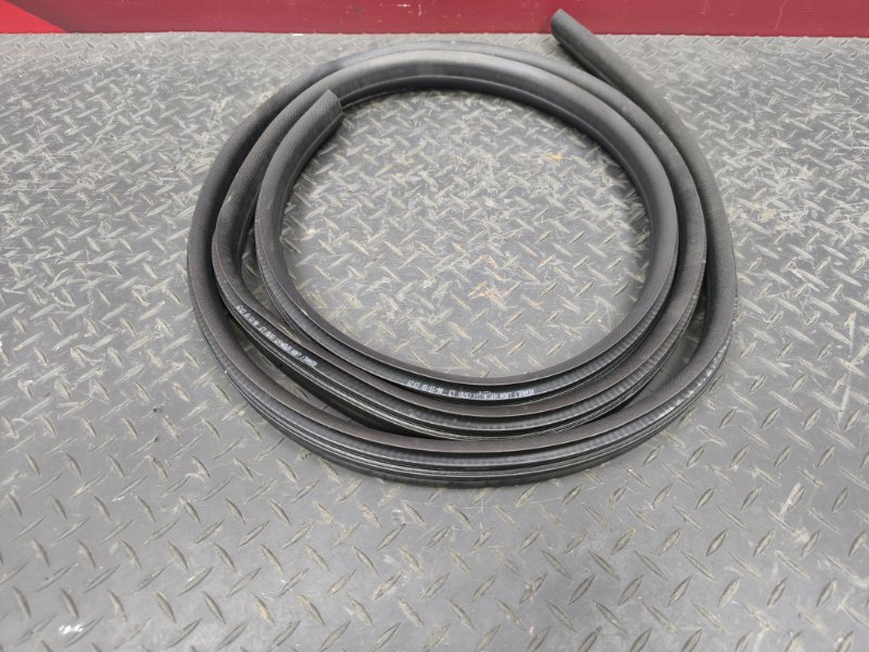 Уплотнитель проема      двери