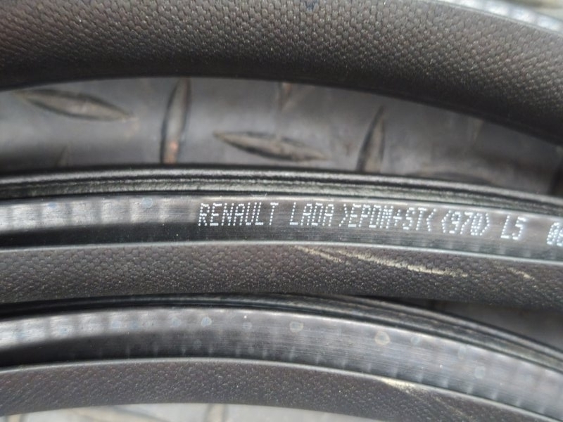 Уплотнитель проема      двери