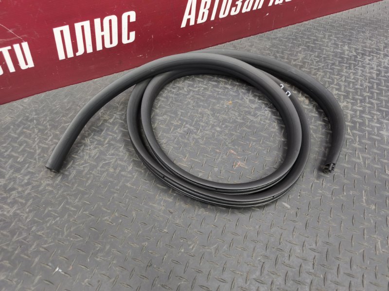 Уплотнитель проема      двери