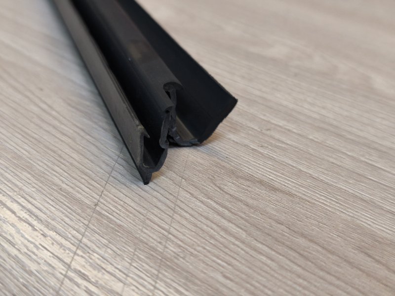 Уплотнитель стекла двери внутренний