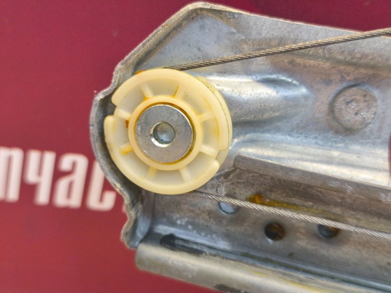 Стеклоподъемник    двери