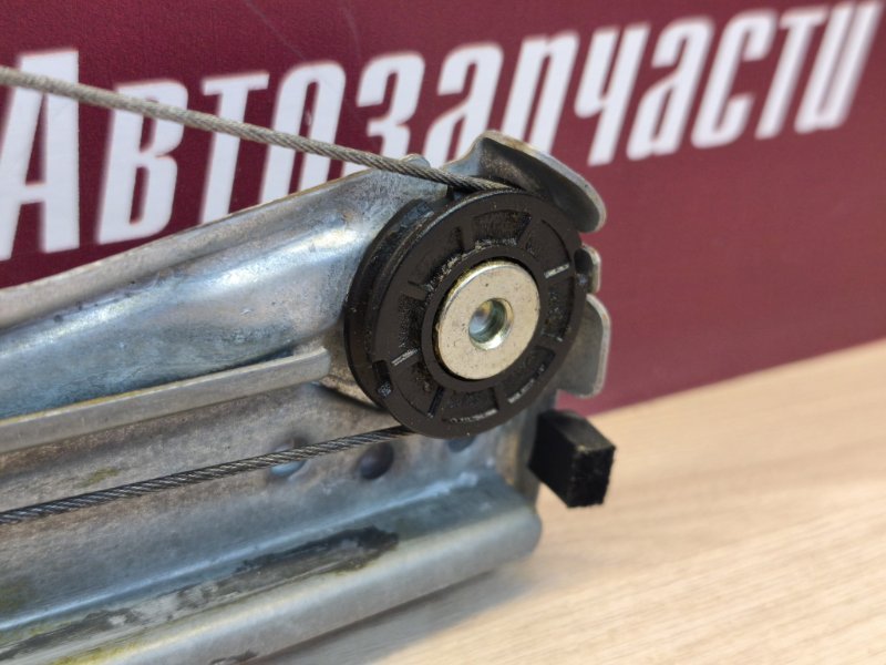 Стеклоподъемник    двери