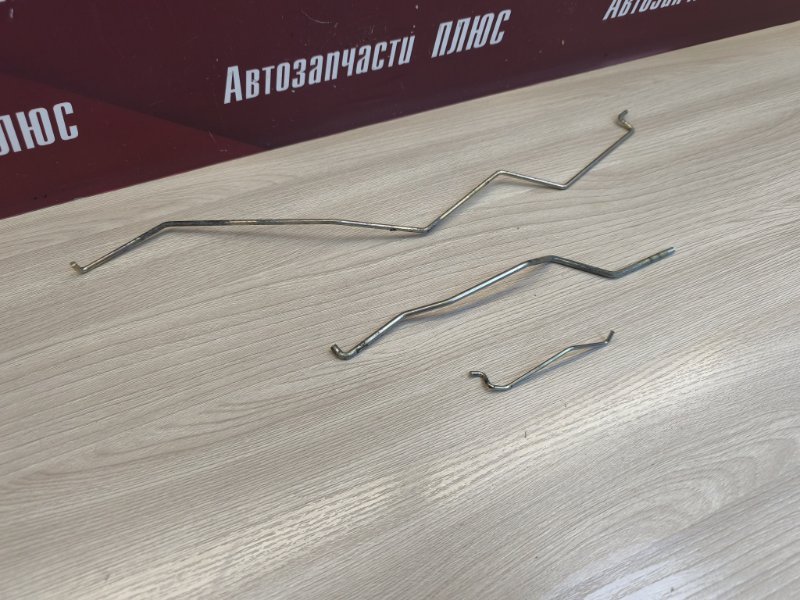 Тяга замка двери