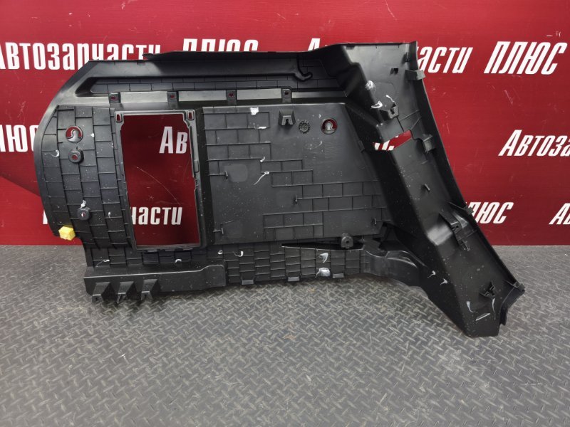 Обшивка багажника