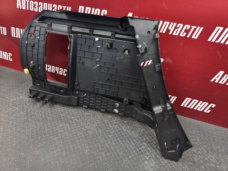 Обшивка багажника