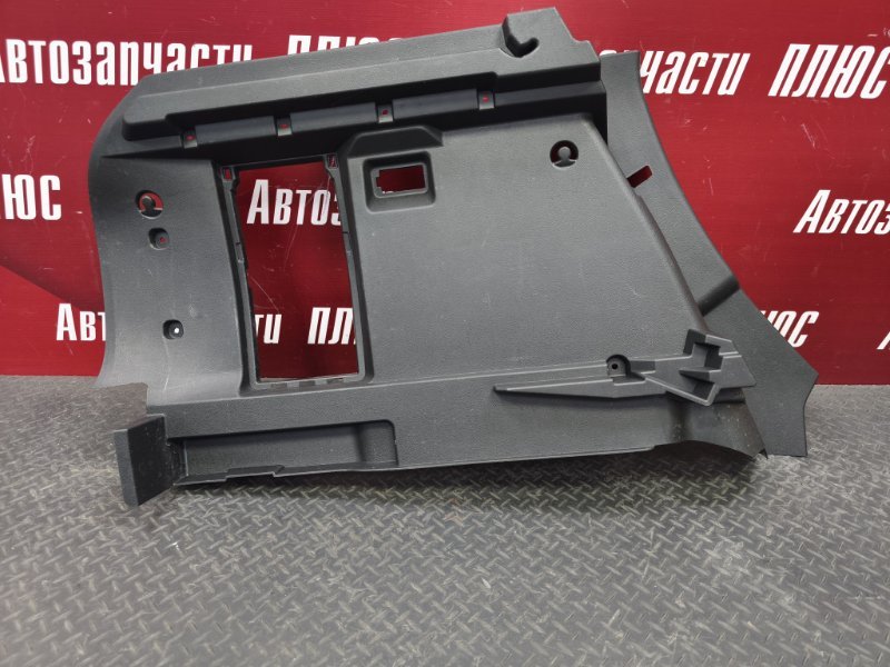 Обшивка багажника