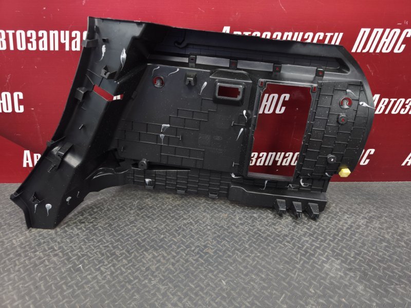 Обшивка багажника