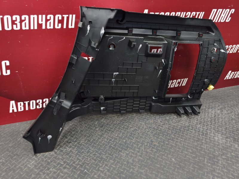 Обшивка багажника