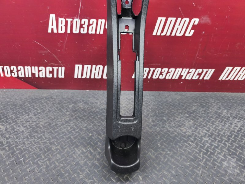 Консоль между сидений