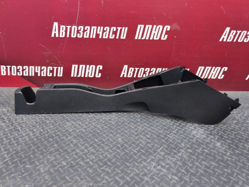 Консоль между сидений