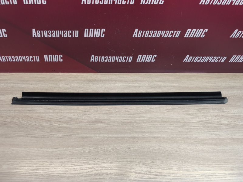 Уплотнитель стекла двери внешний