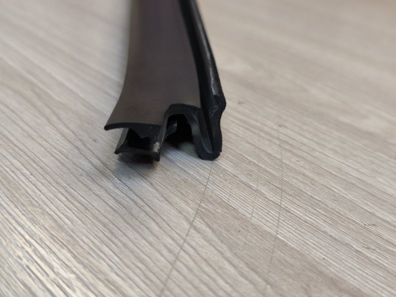 Уплотнитель стекла двери внутренний