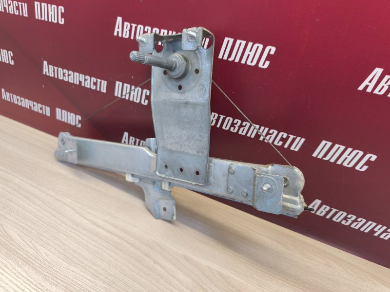 Стеклоподъемник    двери