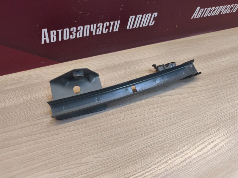 Направляющая стекла     двери