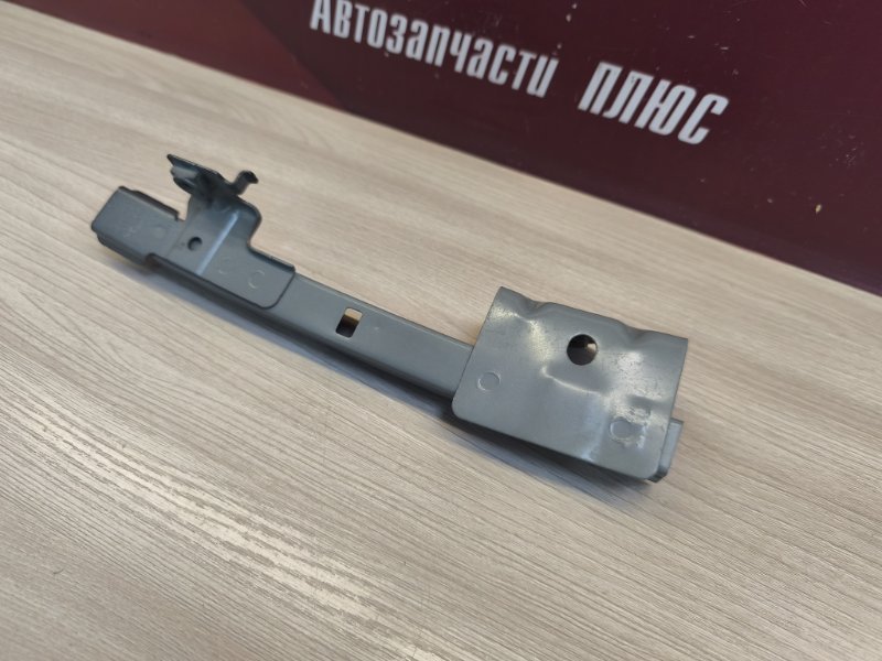 Направляющая стекла     двери