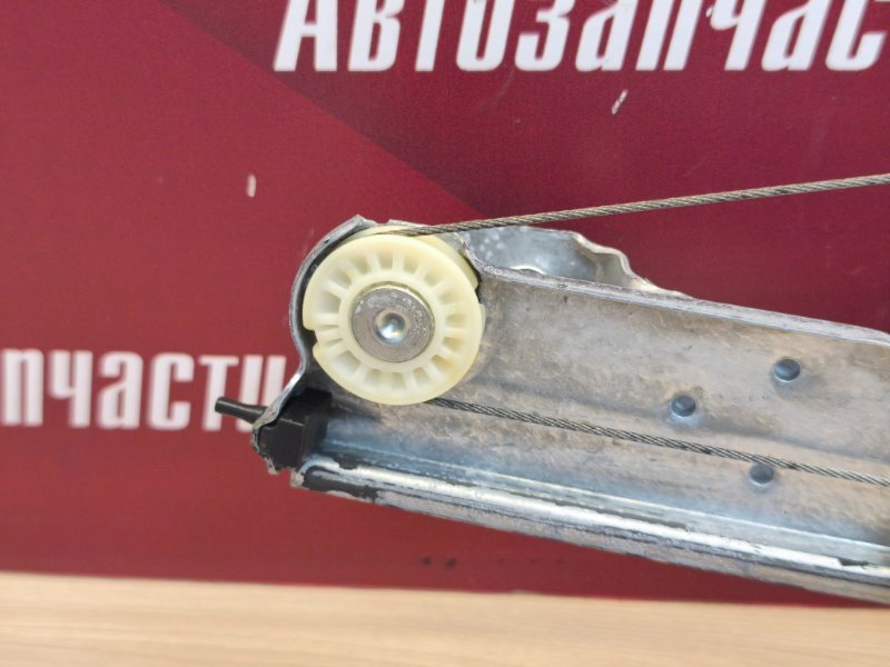 Стеклоподъемник    двери