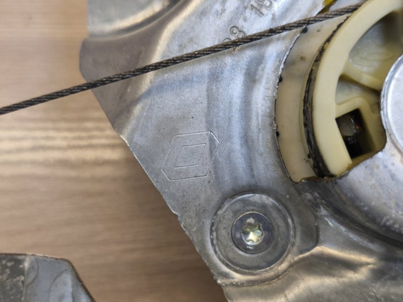 Стеклоподъемник    двери