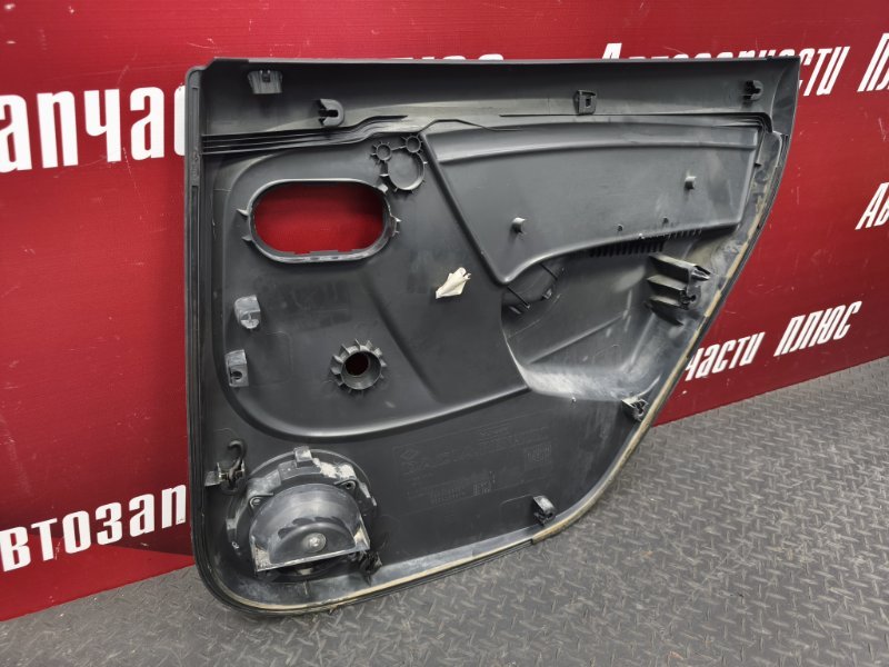 Обшивка боковой двери