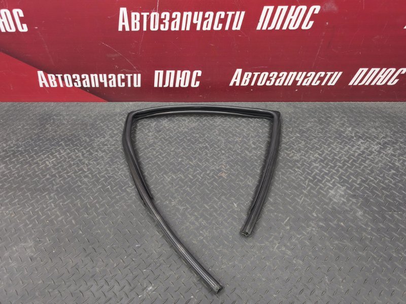 Уплотнитель стекла двери
