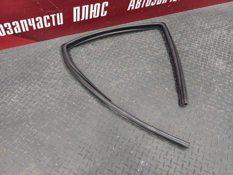 Уплотнитель стекла двери