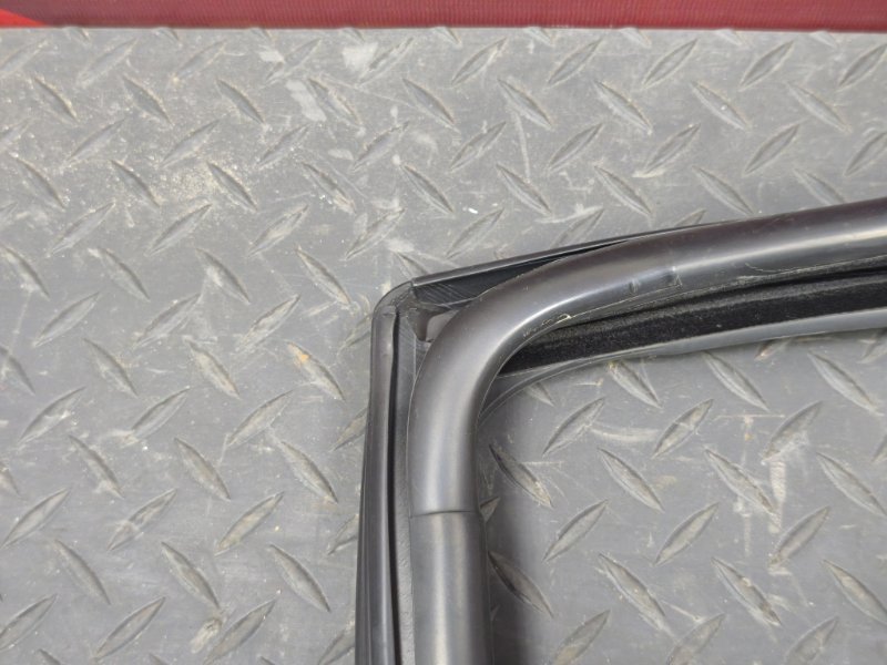 Уплотнитель стекла двери