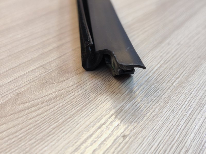 Уплотнитель стекла двери внутренний