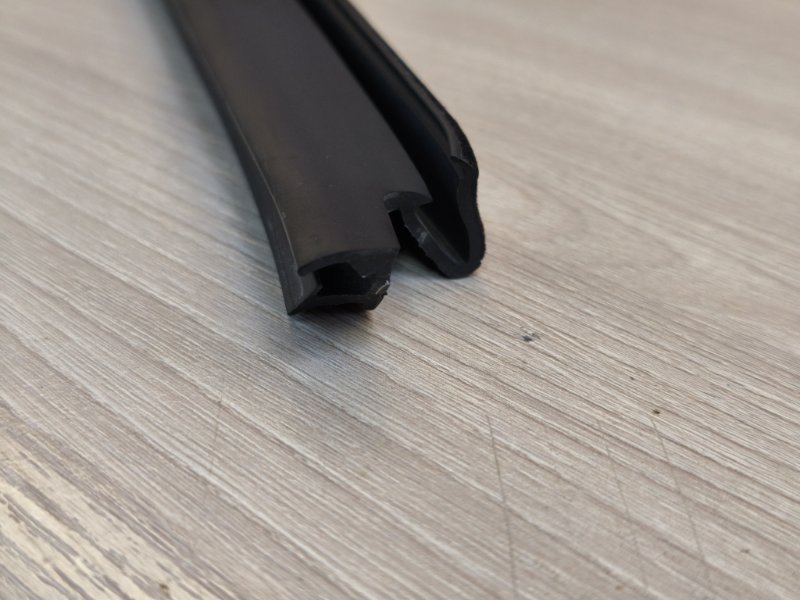 Уплотнитель стекла двери внутренний