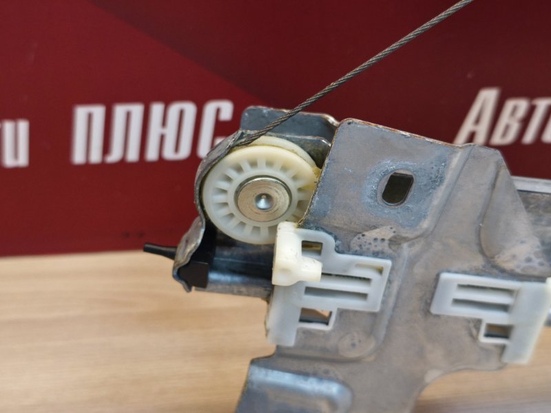 Стеклоподъемник    двери