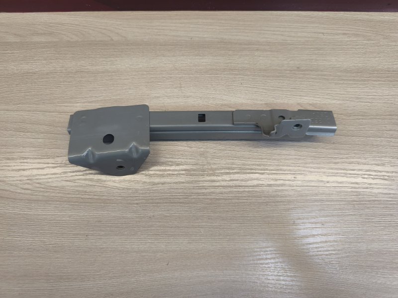 Направляющая стекла двери