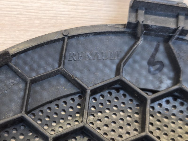 Крышка динамика