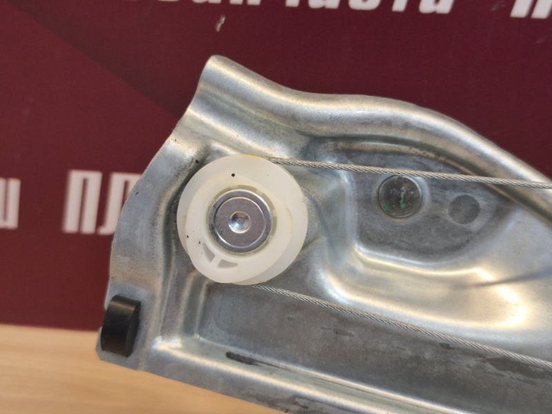 Стеклоподъемник    двери