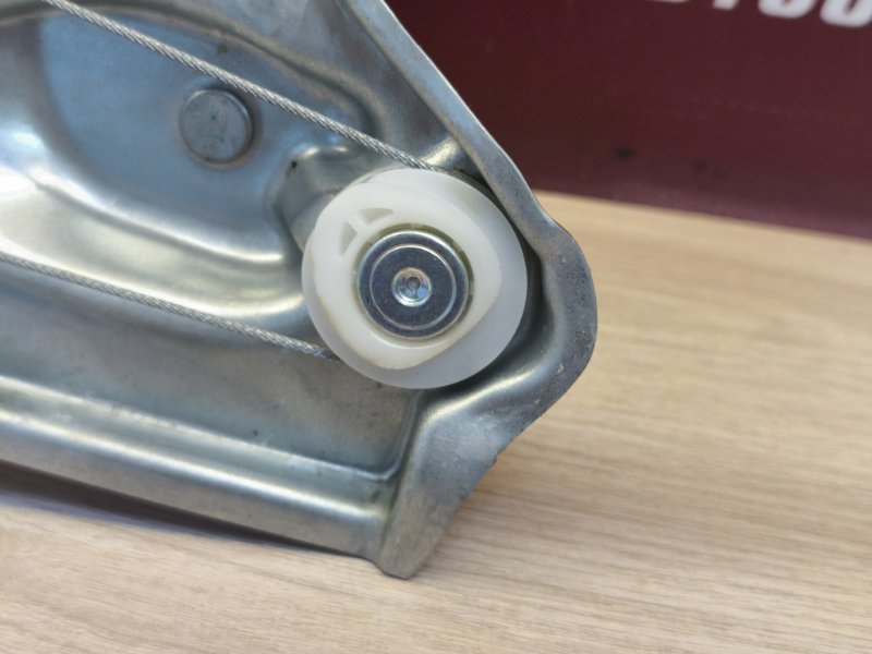 Стеклоподъемник    двери