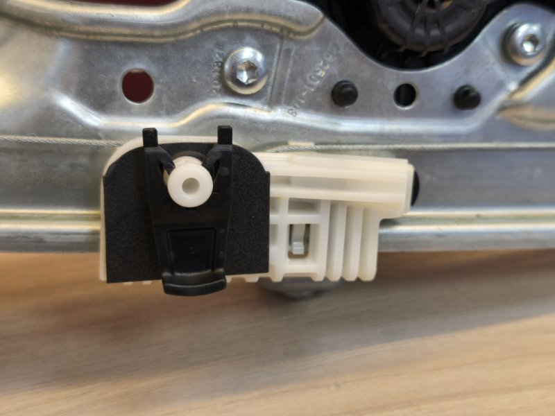 Стеклоподъемник    двери