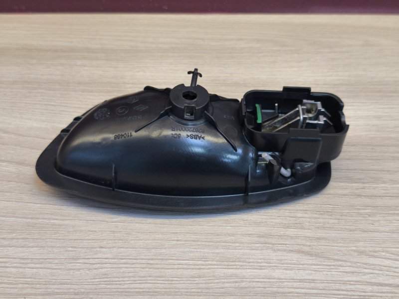 внутренняя ручка двери