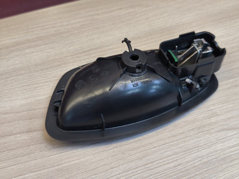 внутренняя ручка двери