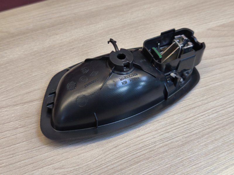 внутренняя ручка двери