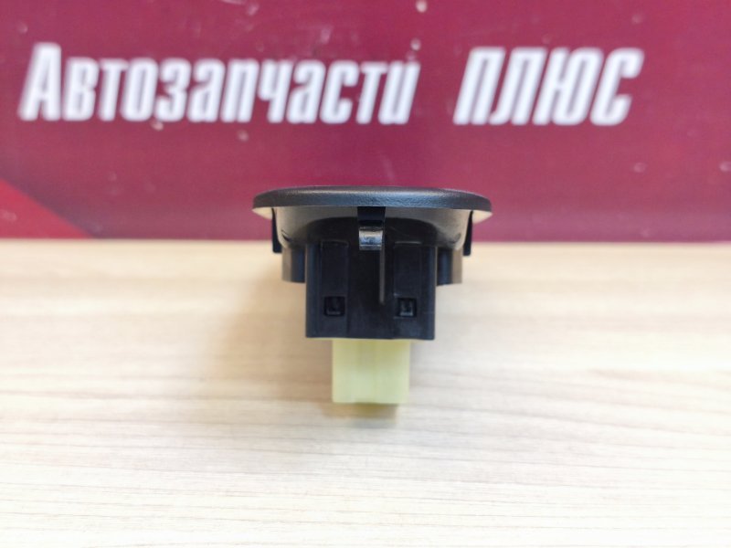 Кнопка стеклоподъемника