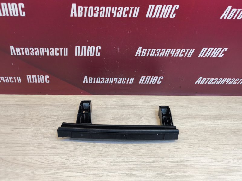 Направляющая стекла     двери