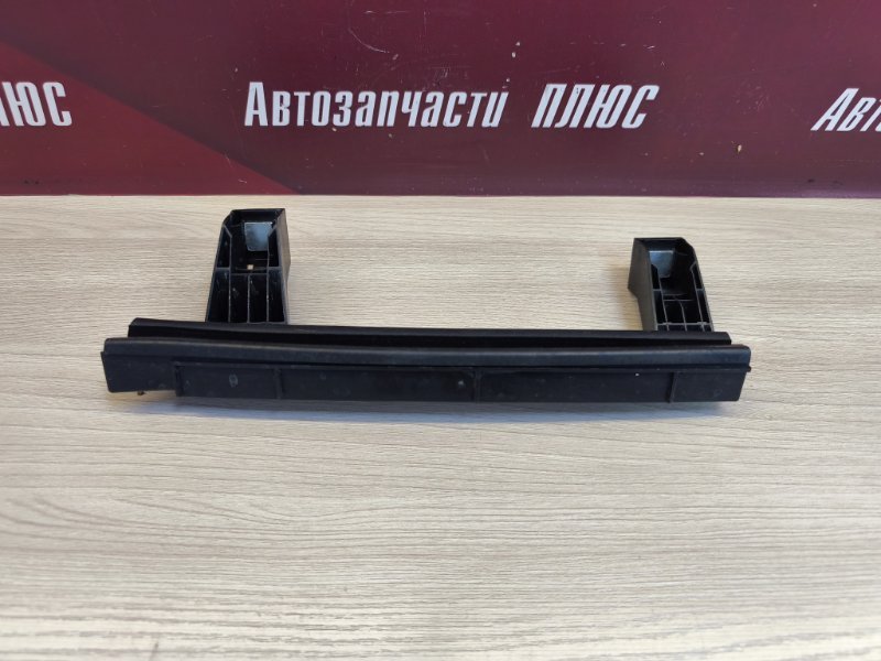 Направляющая стекла     двери