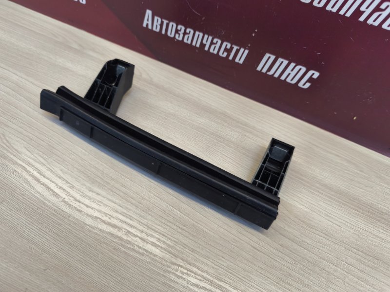 Направляющая стекла     двери