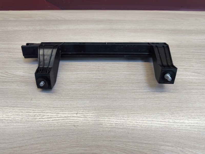 Направляющая стекла     двери