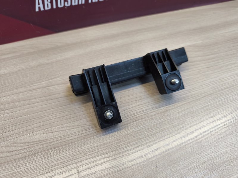 Направляющая стекла     двери