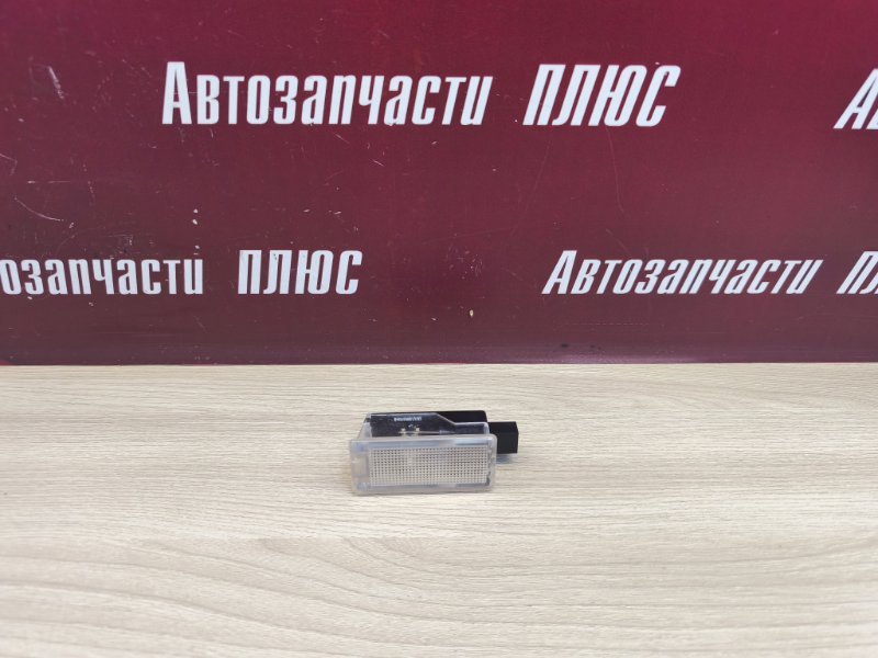 Плафон подсветки салона