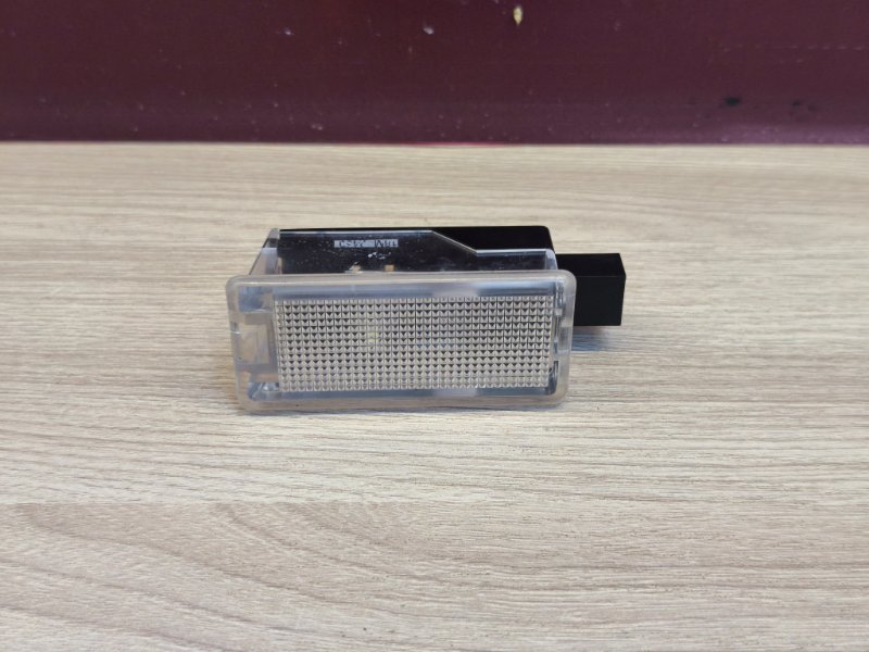 Плафон подсветки салона