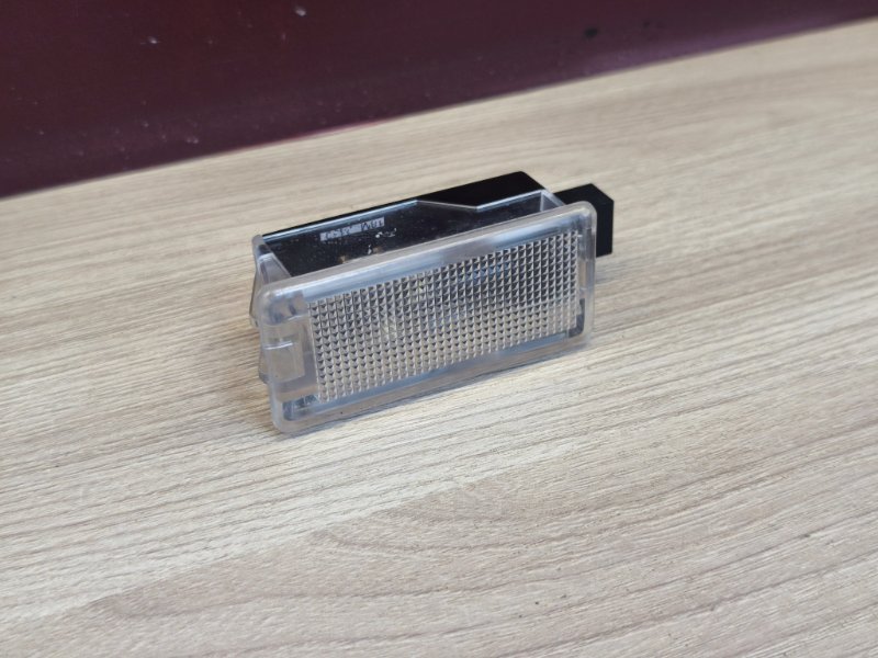 Плафон подсветки салона