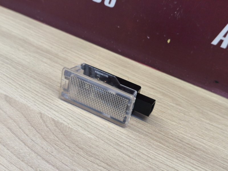 Плафон подсветки салона