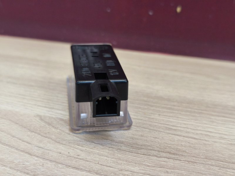 Плафон подсветки салона