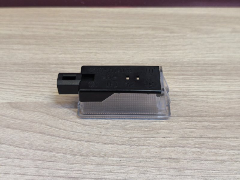 Плафон подсветки салона